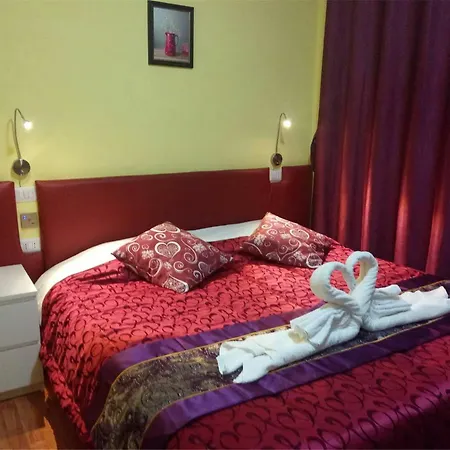 Ciclamino Siracusa Affittacamere 3*